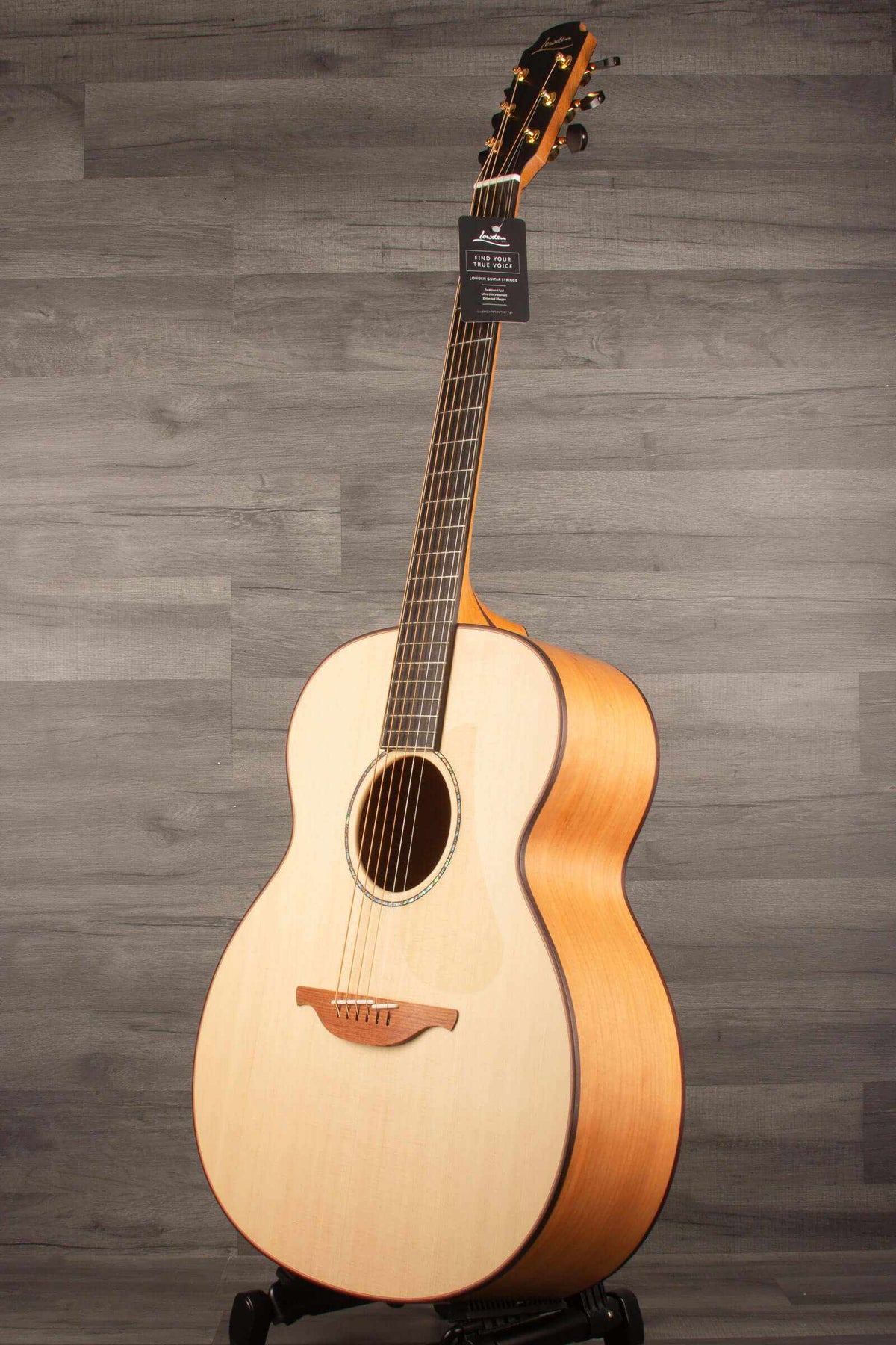 Lowden O-35 Cherry Lutz Guitar - Premium Acoustic Excellence and Craftsmanship