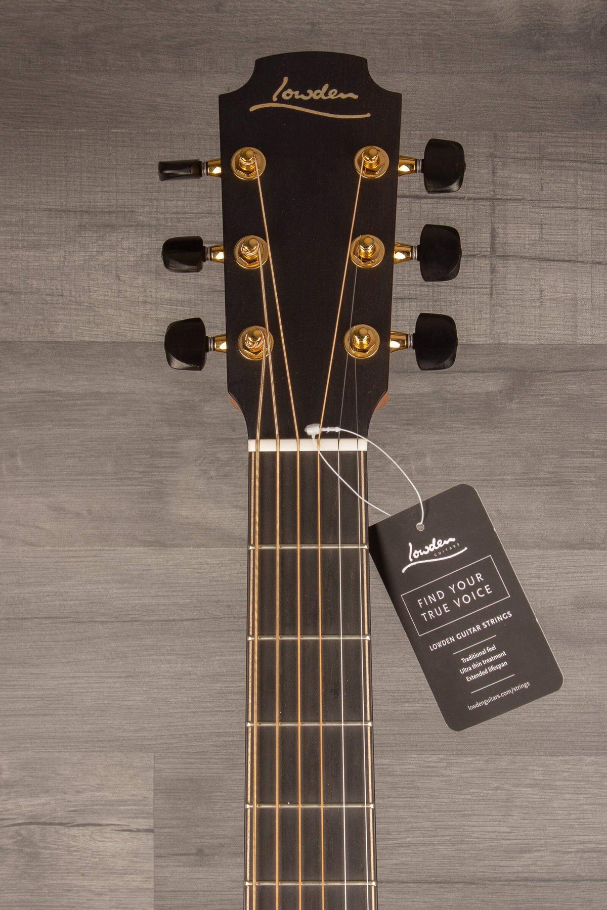 Lowden F-35 Acoustic Guitar - Premium Quality Sound and Craftsmanship