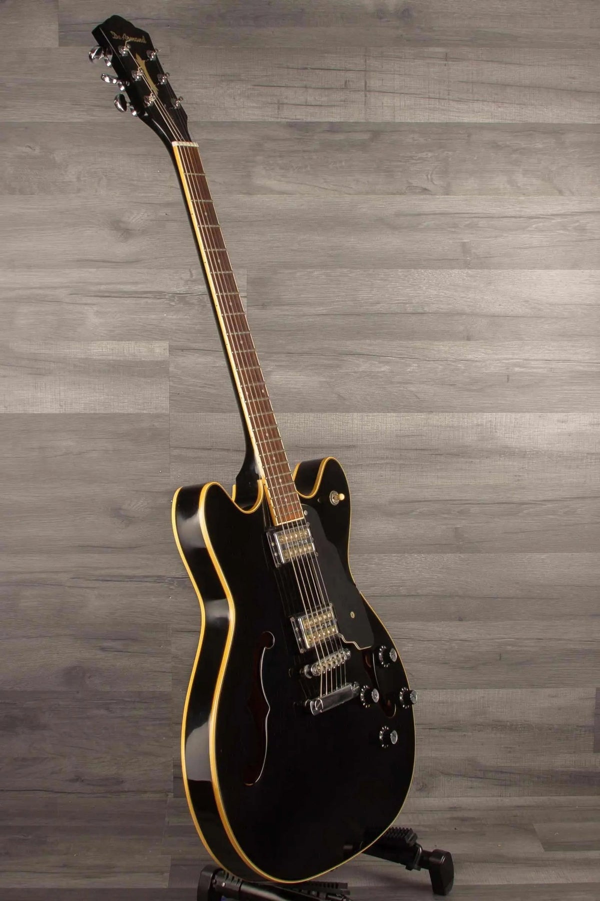 USED -  DeArmond (Guild) Starfire Custom Black inc hard case