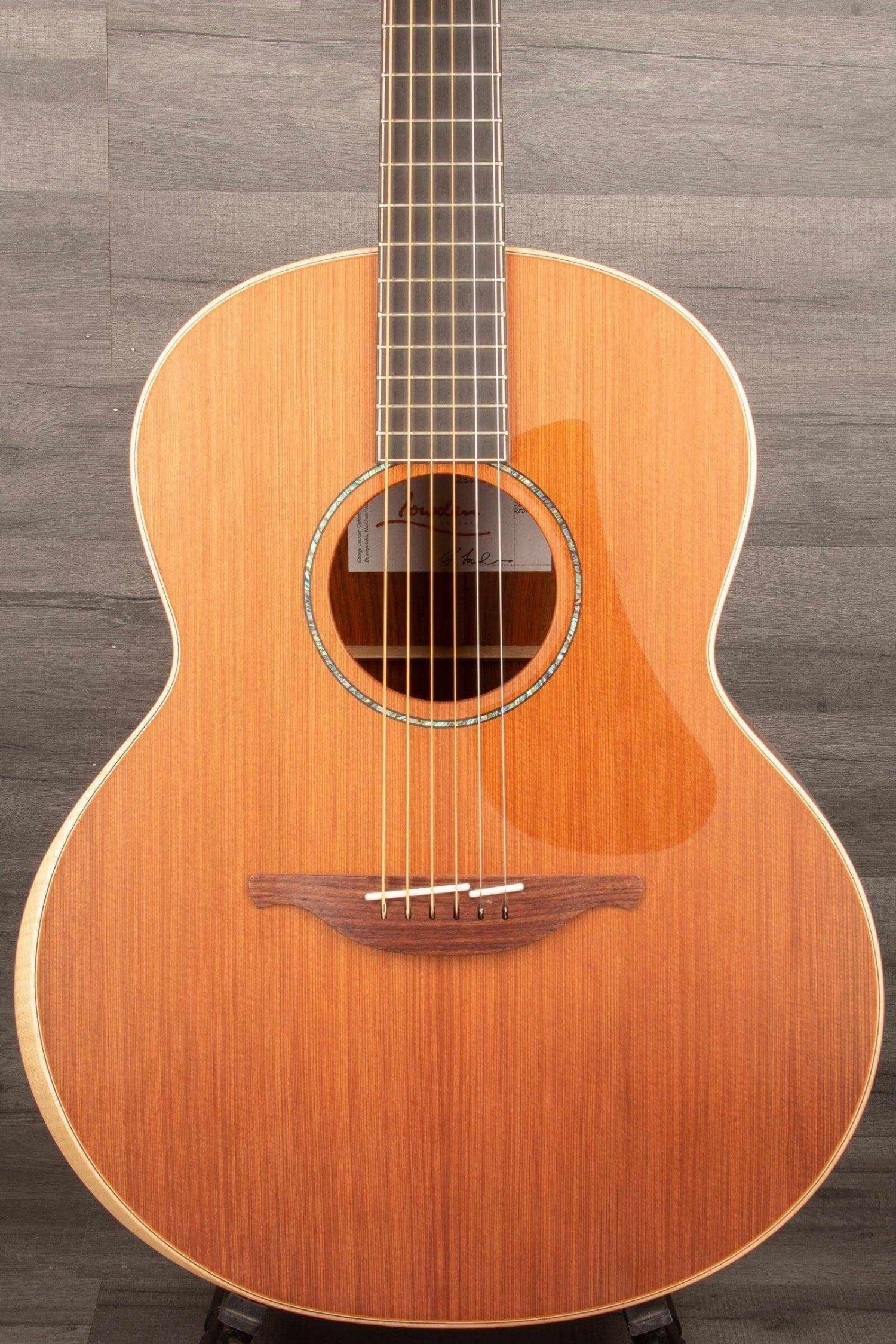 Lowden F-35 Acoustic Guitar - Premium Quality Sound and Craftsmanship
