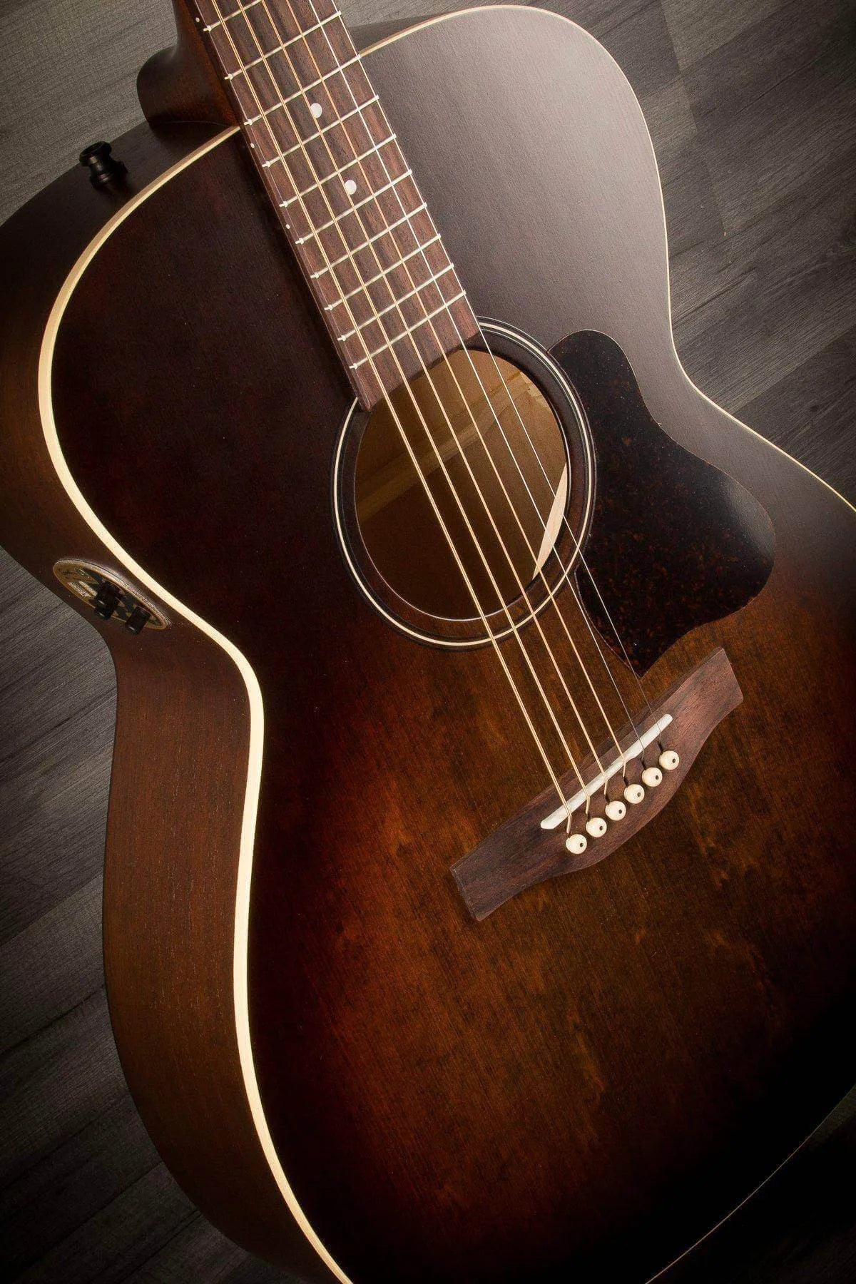 Art & Lutherie Legacy Bourbon Burst Q1T - Acoustic Guitar
