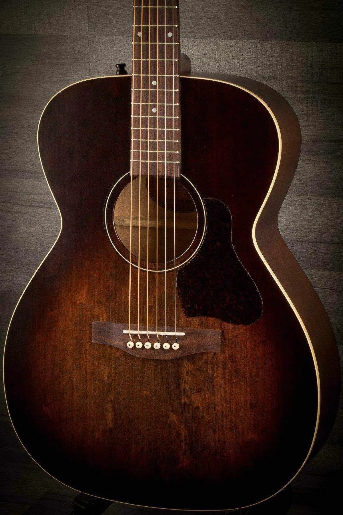 Art & Lutherie Legacy Bourbon Burst Q1T - Acoustic Guitar