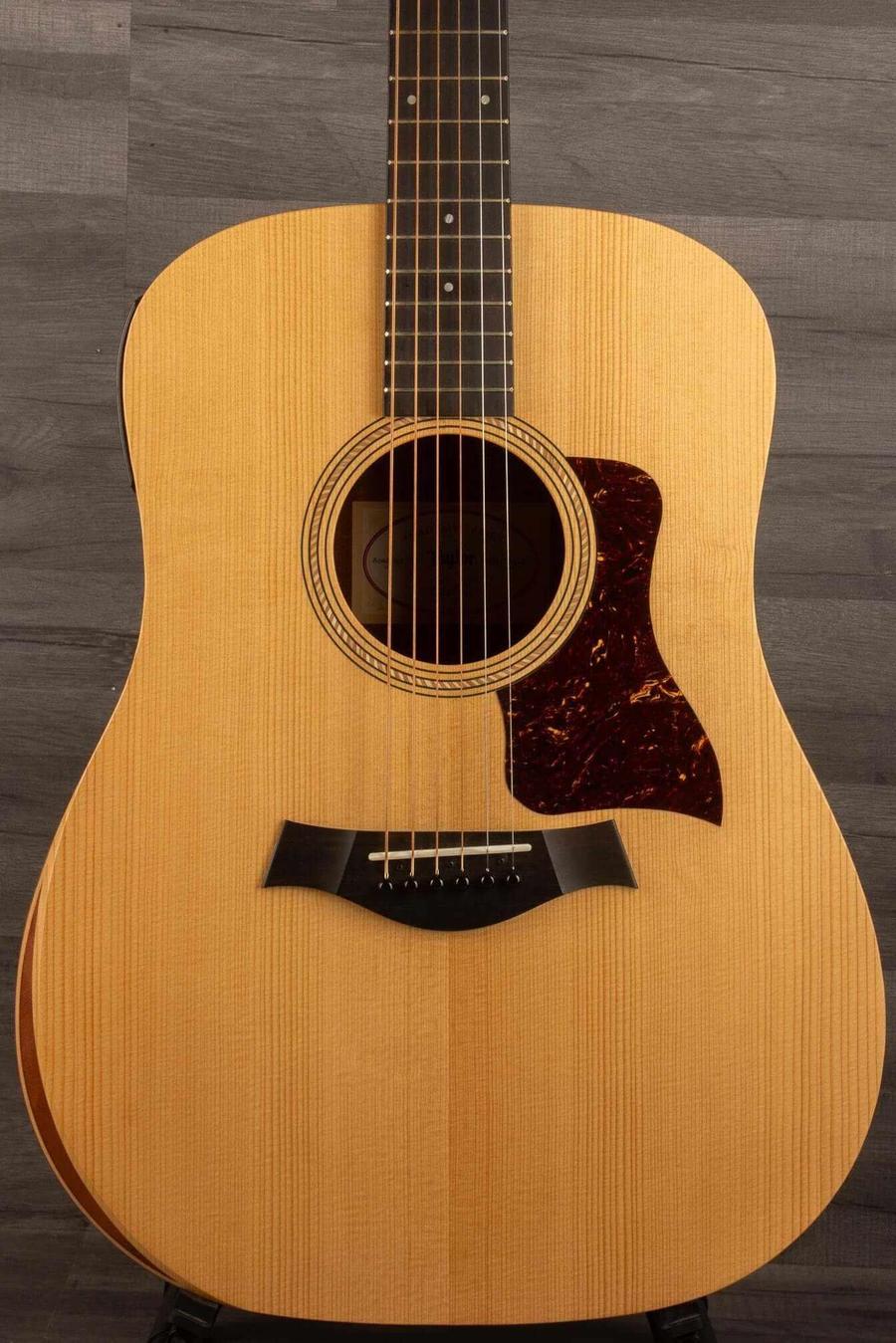USED - 2022 Taylor 110e