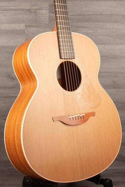 Lowden O-22 Acoustic Guitar - Premium Sound and Craftsmanship