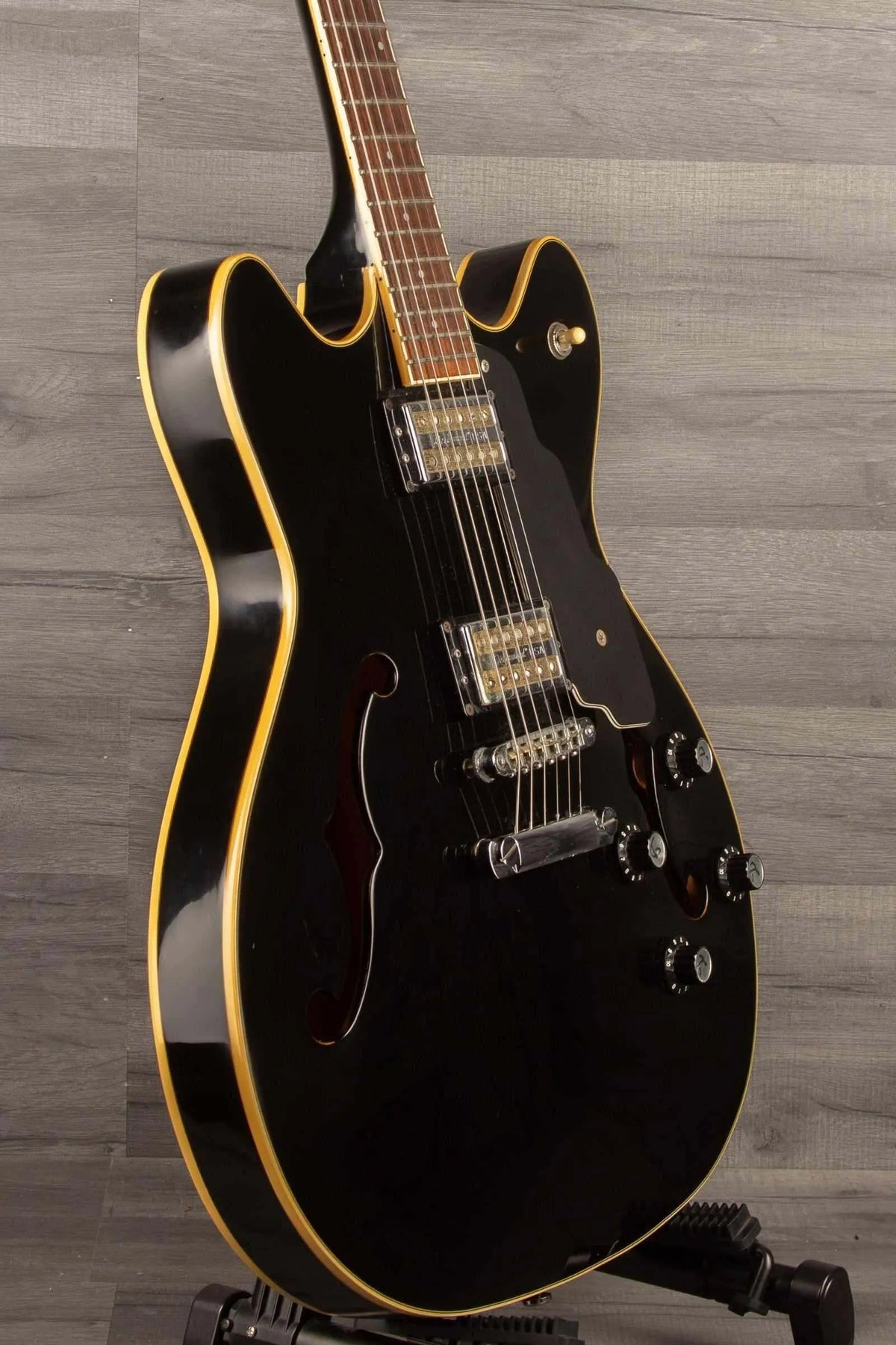 USED -  DeArmond (Guild) Starfire Custom Black inc hard case