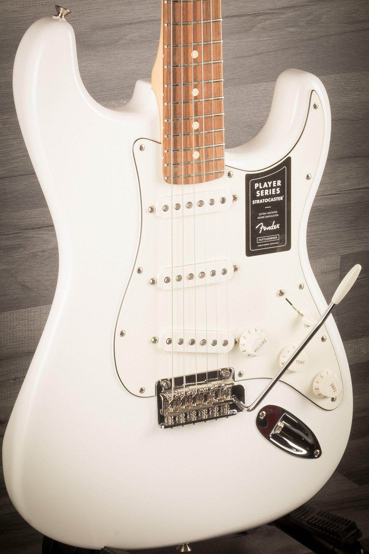 USED - Fender Player Series Stratocaster - Polar White - Pau Ferro