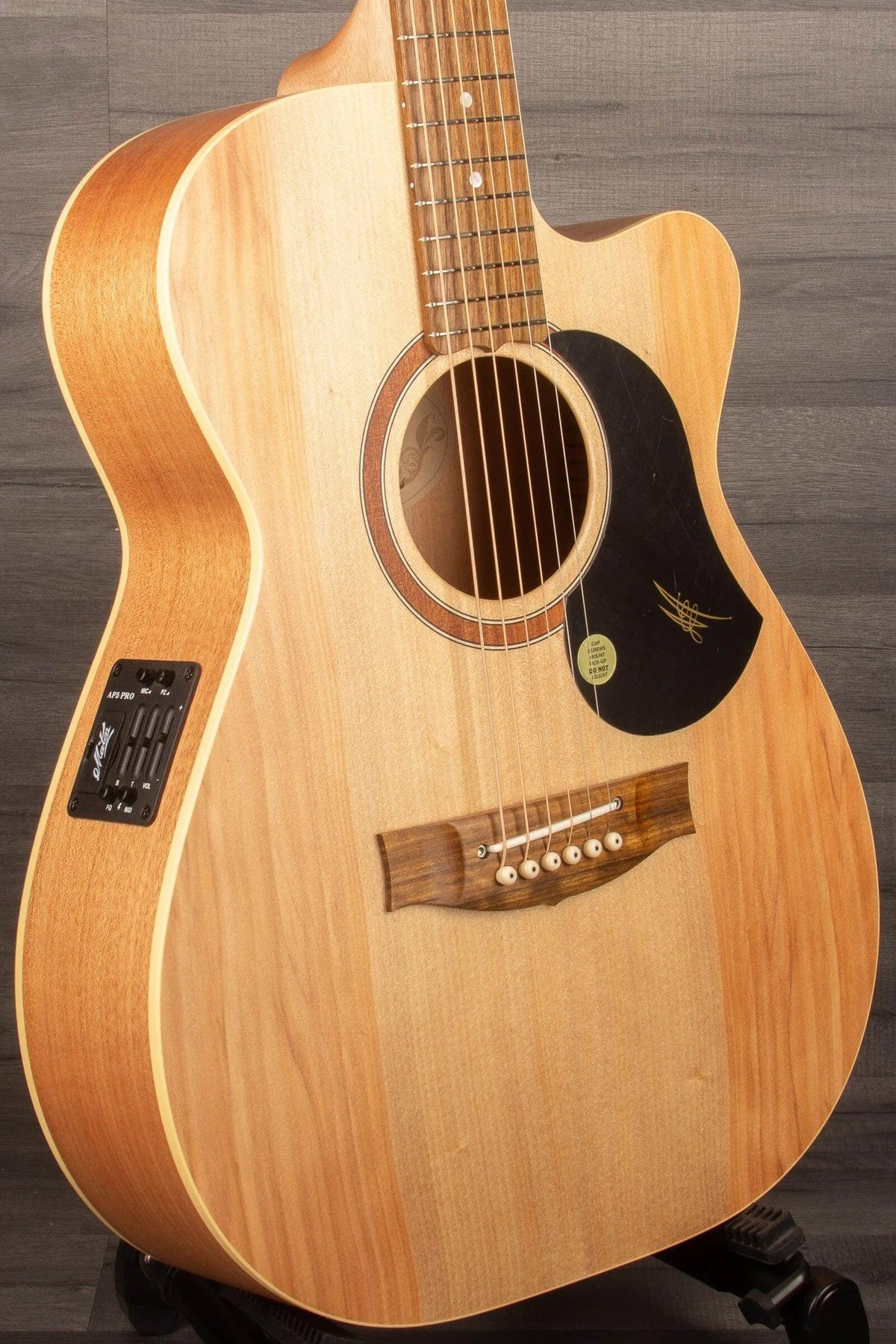 Maton Performer - Acoustic Guitar
