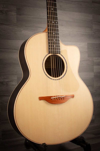 Lowden 32 SE Stage Edition Acoustic Guitar - Premium Indian Rosewood & Sitka Spruce