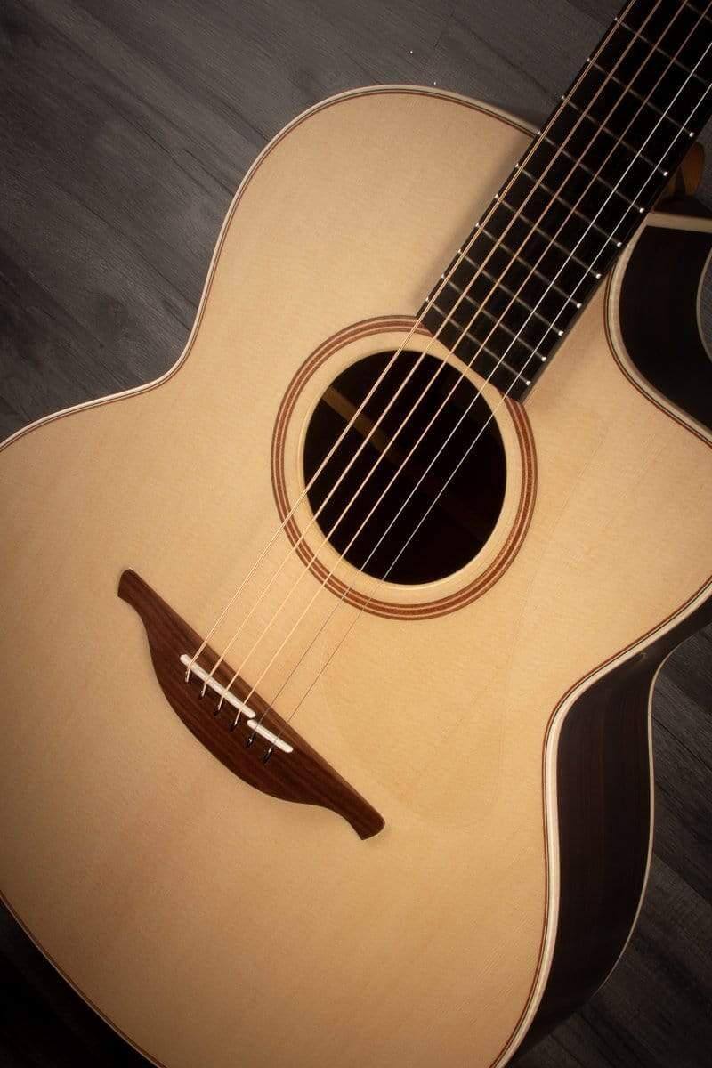 Lowden F-32C Acoustic Guitar - Premium Sound & Craftsmanship