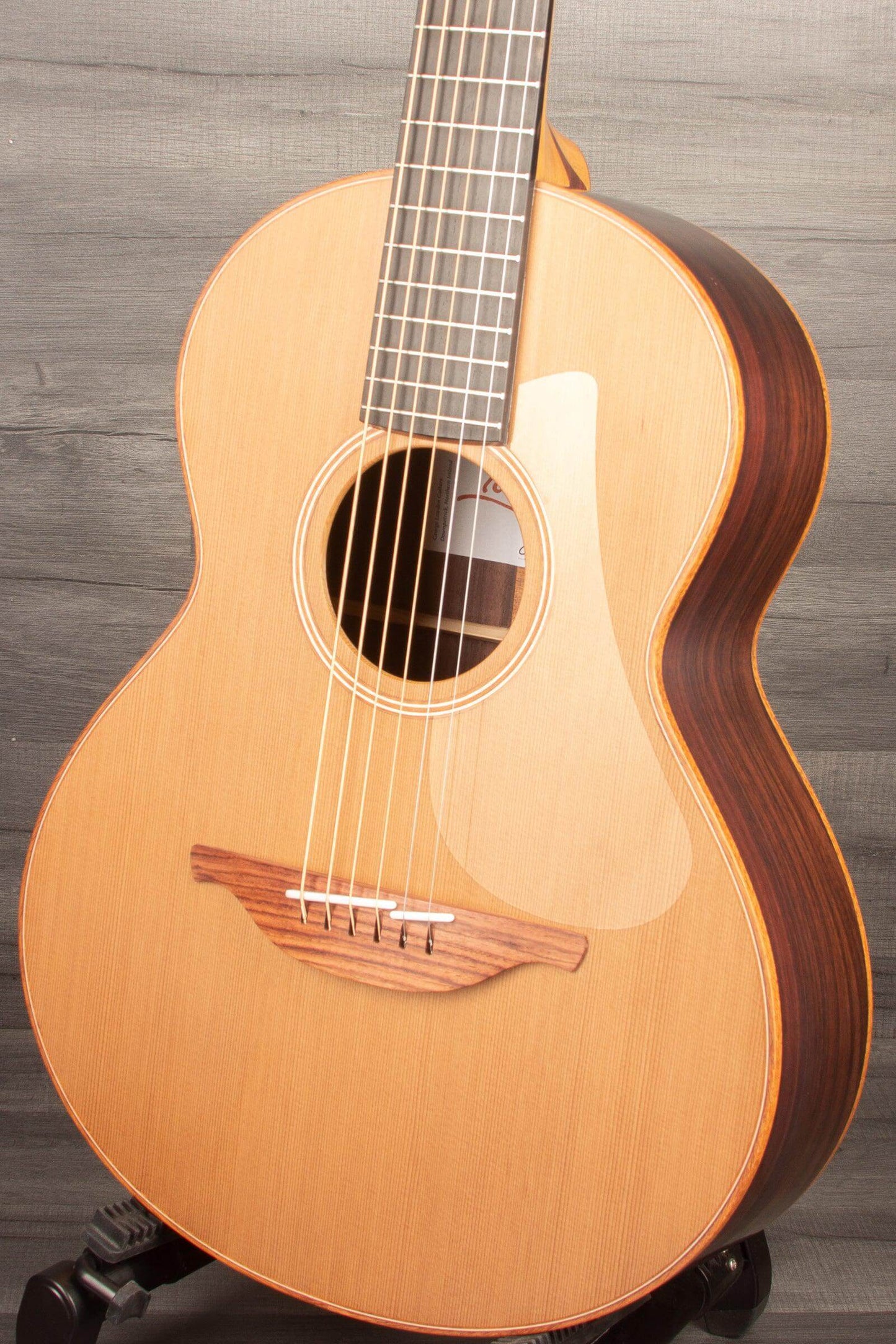 Lowden WL-25 Acoustic Guitar - Premium Quality Sound and Craftsmanship