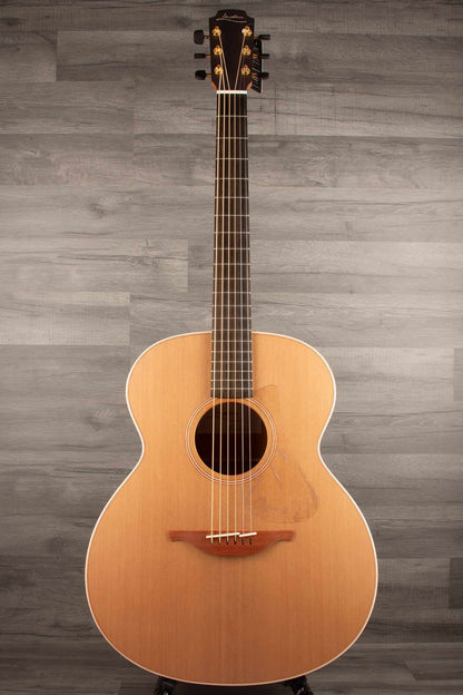 Lowden O-22 Acoustic Guitar - Premium Sound and Craftsmanship