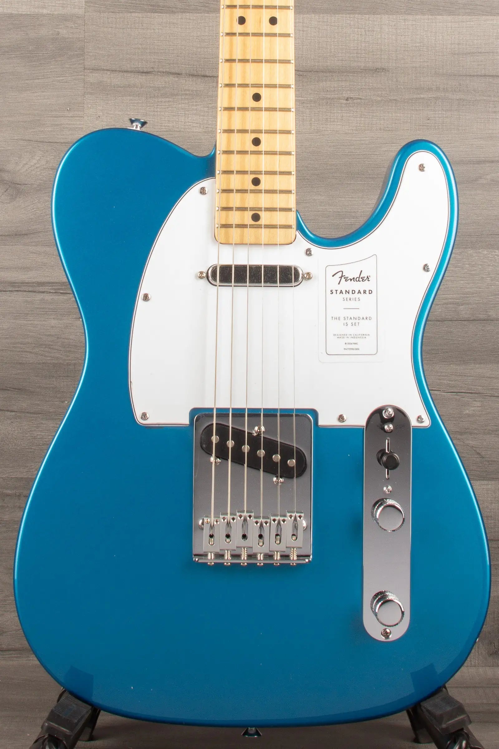 Fender Standard Telecaster Aqua Marine Metallic, Maple Fingerboard, White Pickguard