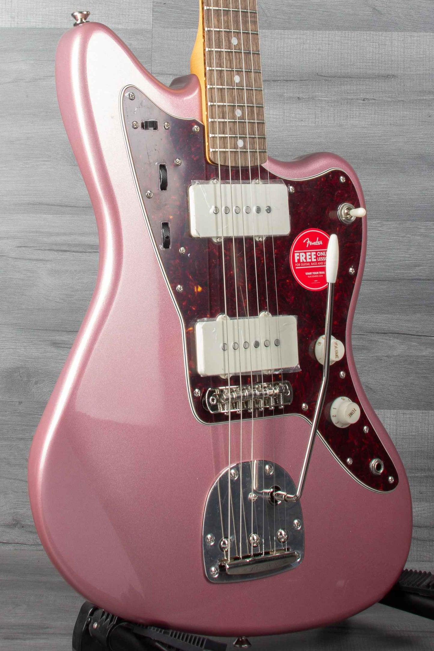Squier FSR Classic Vibe™ 60s Jazzmaster®, Laurel Fingerboard, Tortoishell Pickguard, Matching Headstock, Burgundy Mist
