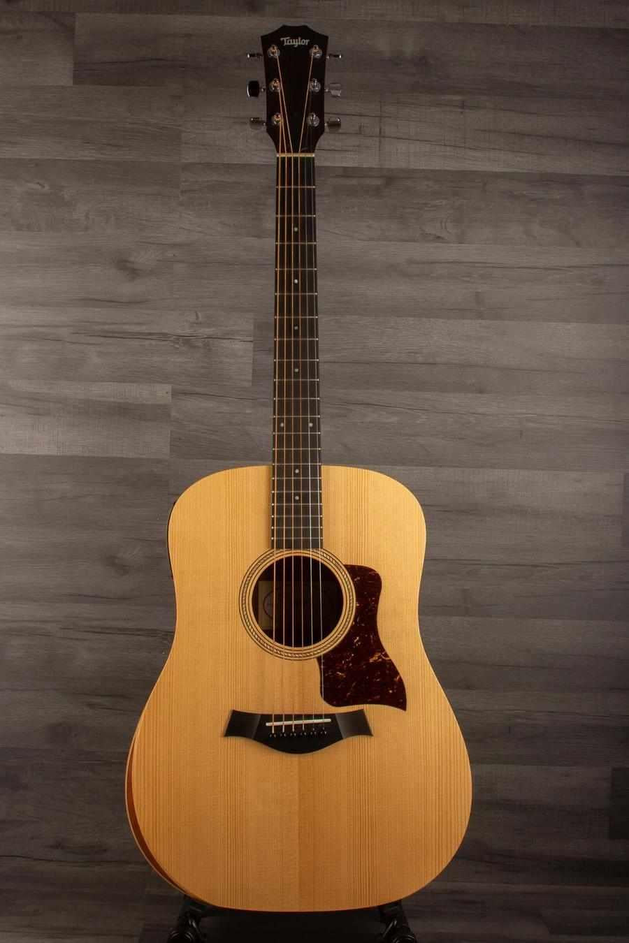 USED - 2022 Taylor 110e
