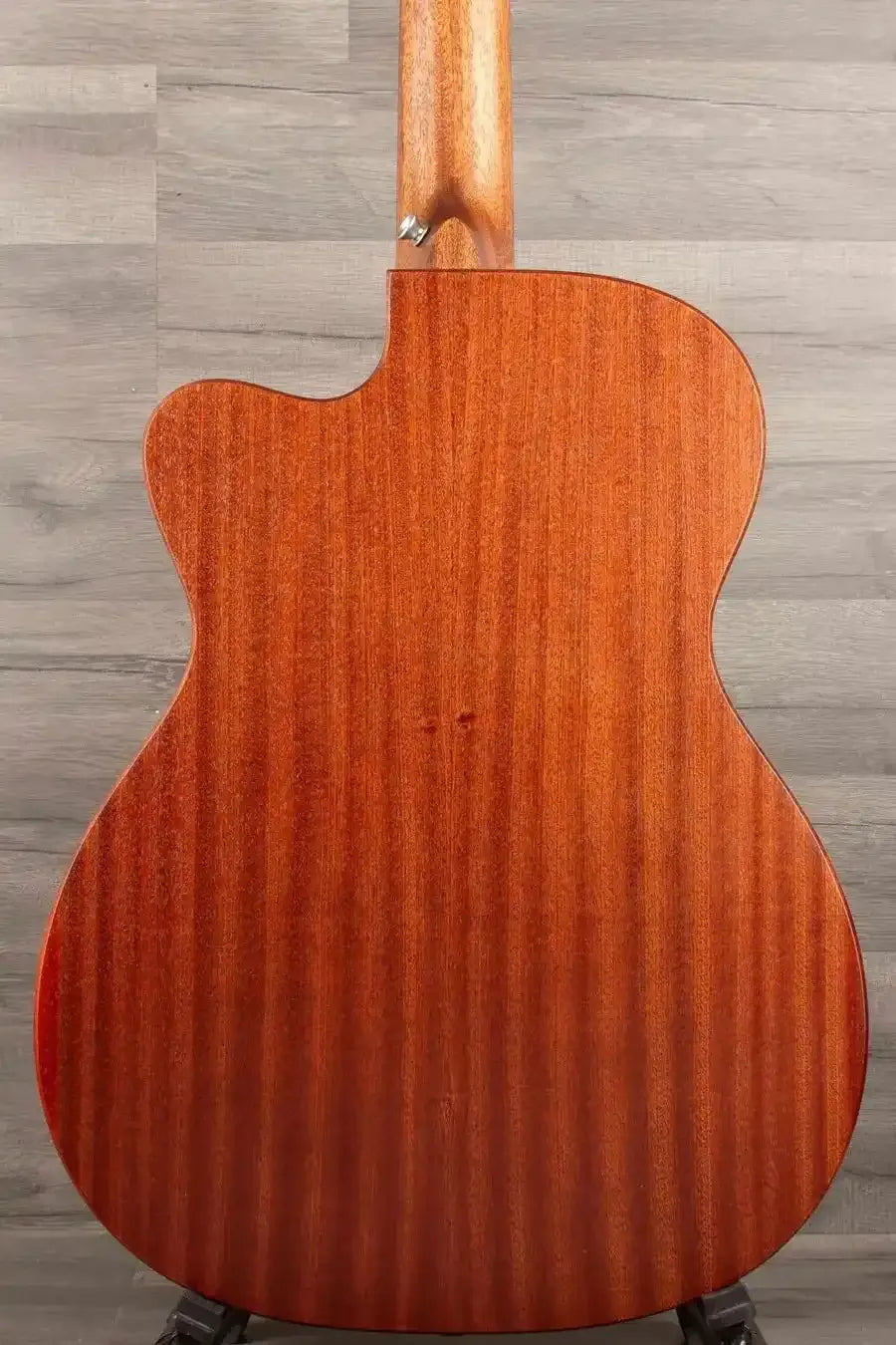 Martin Electro Acoustic Guitar 000CJrE – Exceptional Sound and Craftsmanship