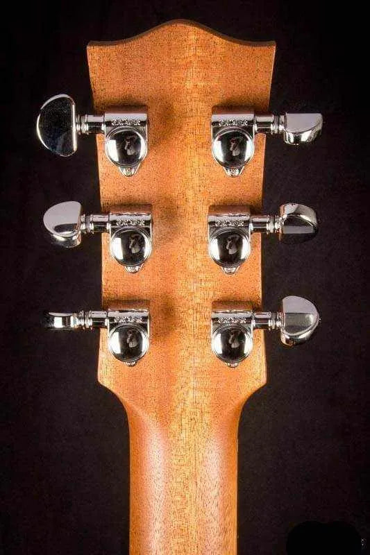Maton M808