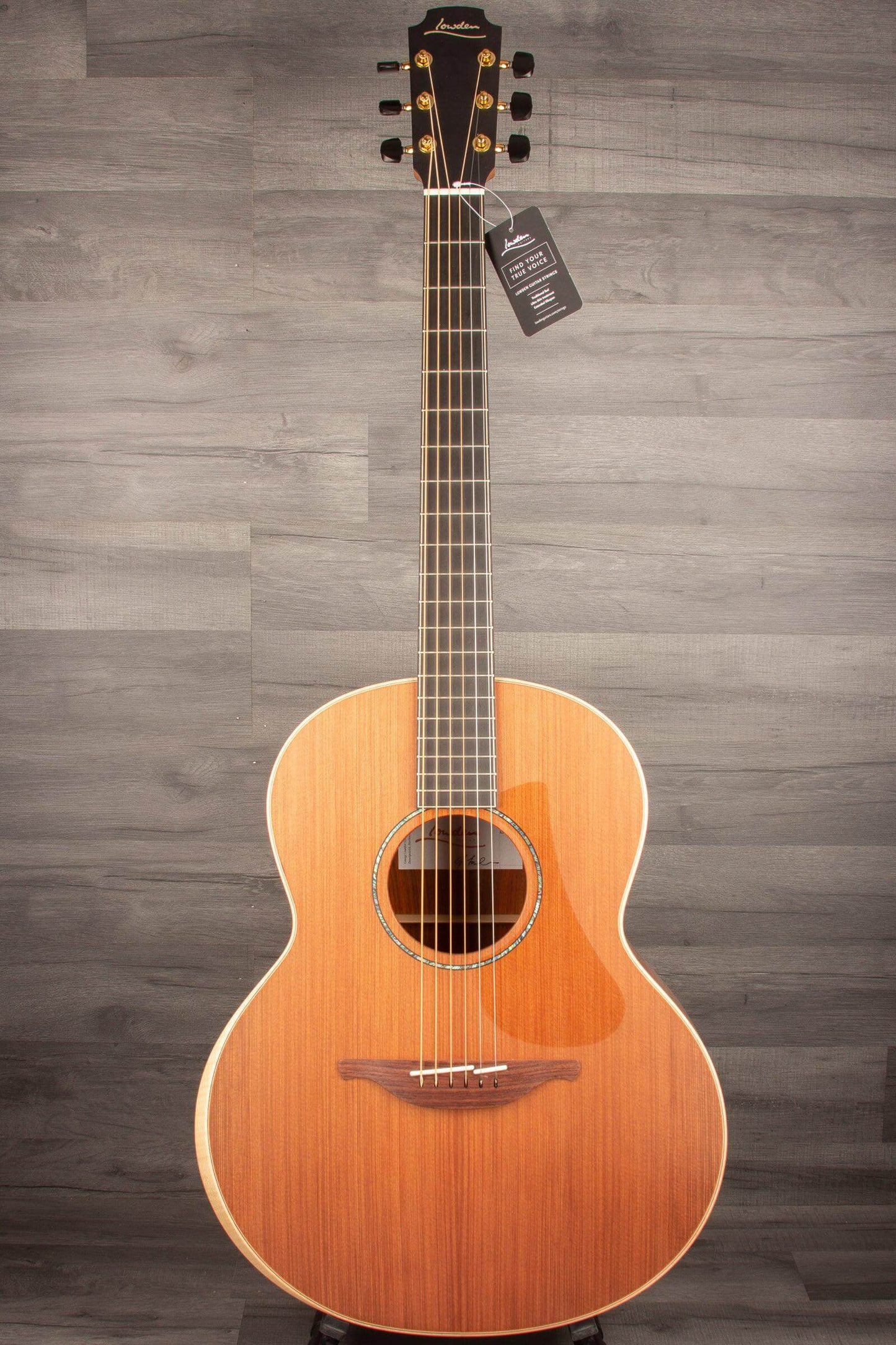 Lowden F-35 Acoustic Guitar - Premium Quality Sound and Craftsmanship