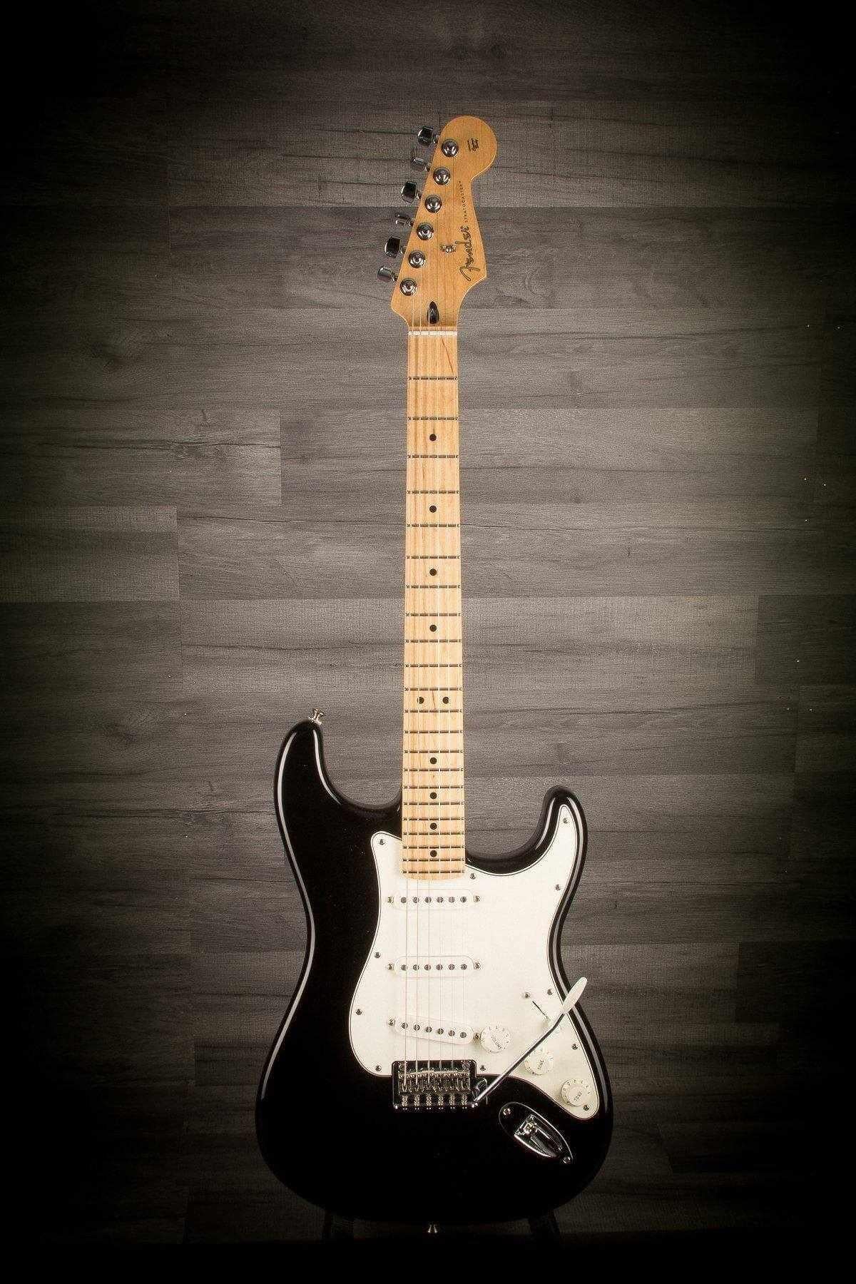 USED - Fender Player Stratocaster - Black / Maple