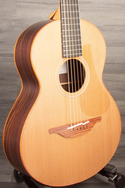 Lowden WL-25 Acoustic Guitar - Premium Quality Sound and Craftsmanship