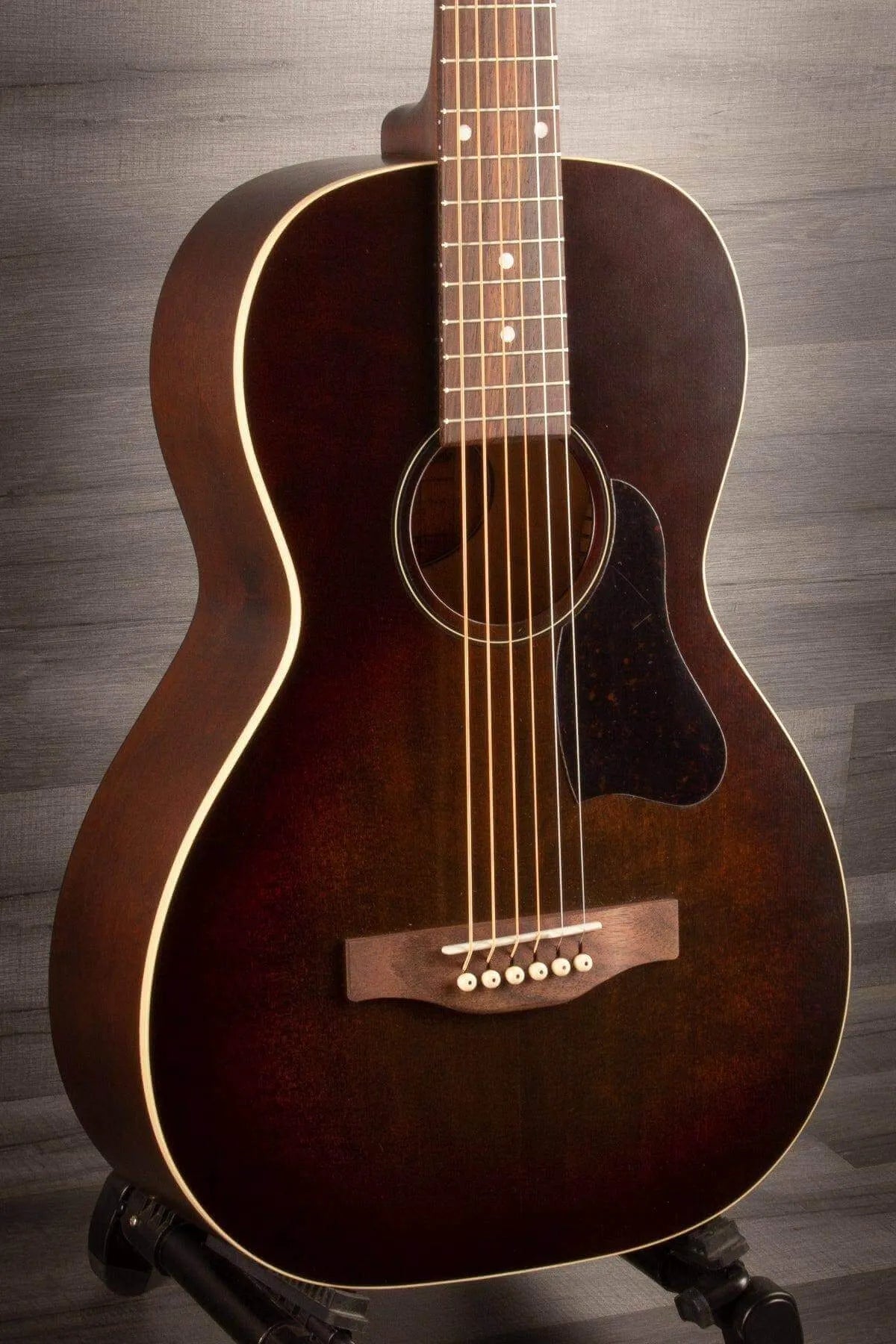 Art & Lutherie Roadhouse Bourbon Burst