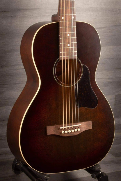 Art & Lutherie Roadhouse Bourbon Burst
