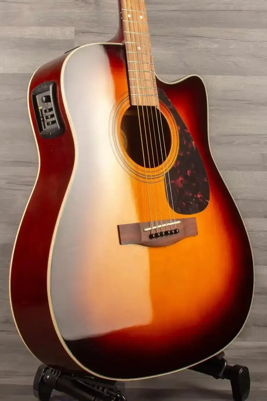 USED - Yamaha FX370C Sunburst