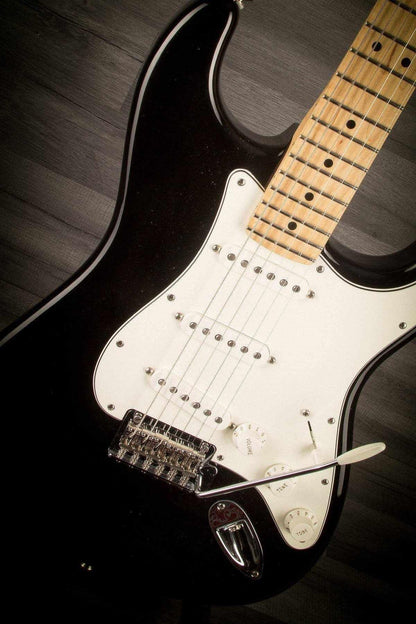 USED - Fender Player Stratocaster - Black / Maple
