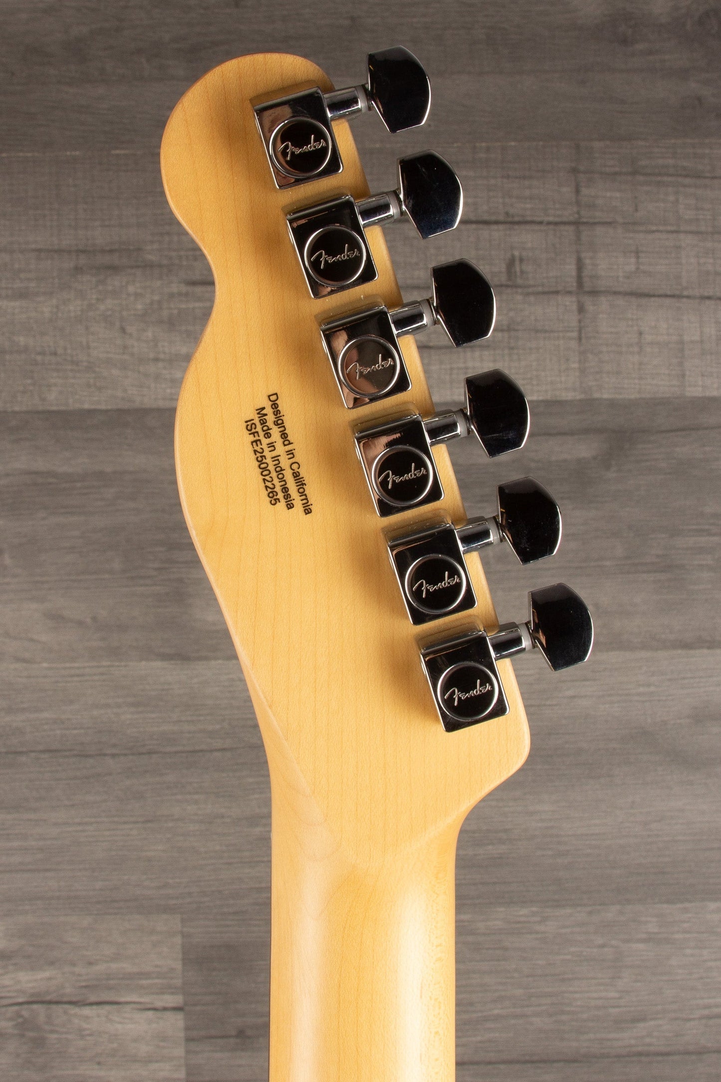Fender Standard Telecaster Olympic White with Laurel Fingerboard and White Pickguard