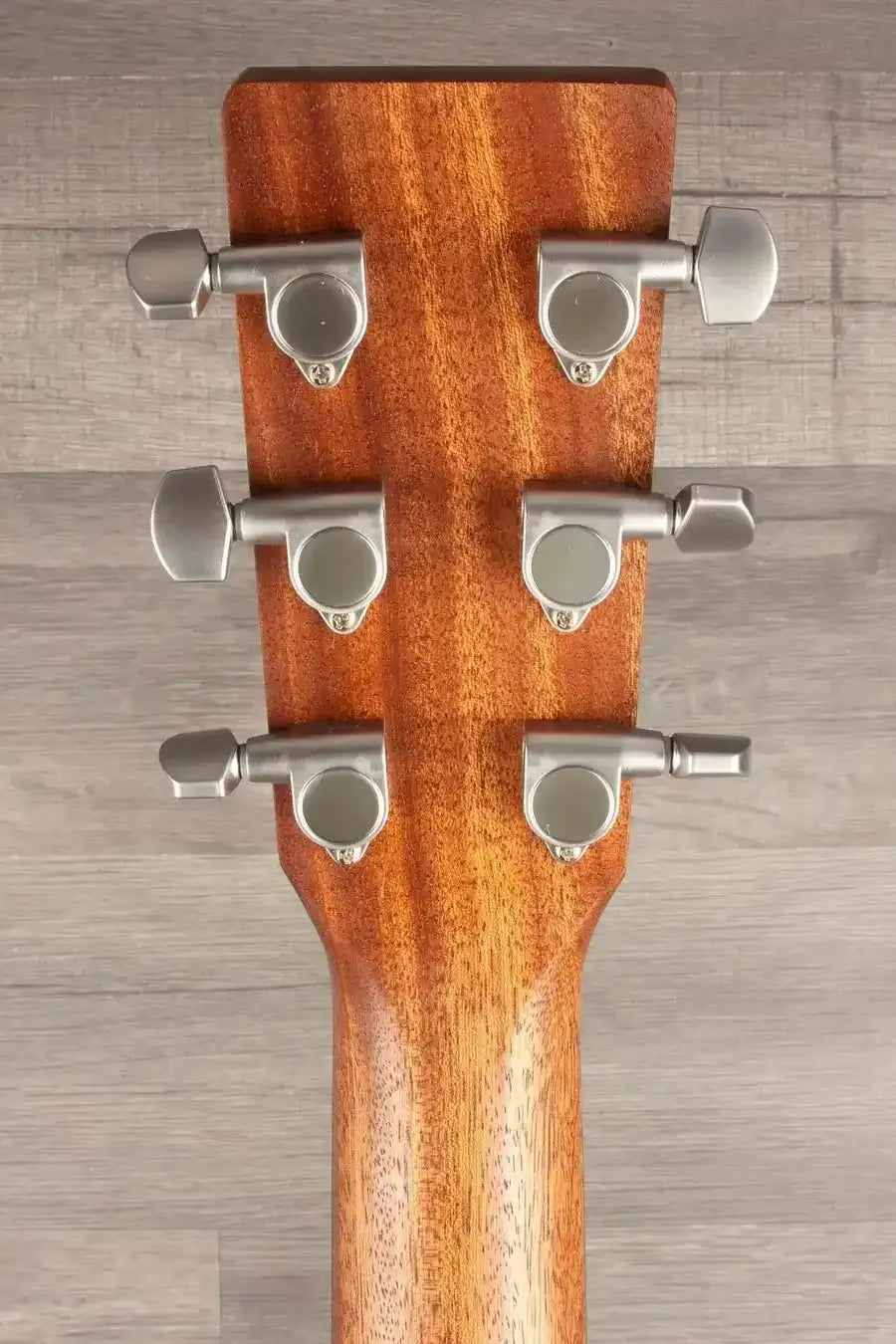 Martin Electro Acoustic Guitar 000CJrE – Exceptional Sound and Craftsmanship