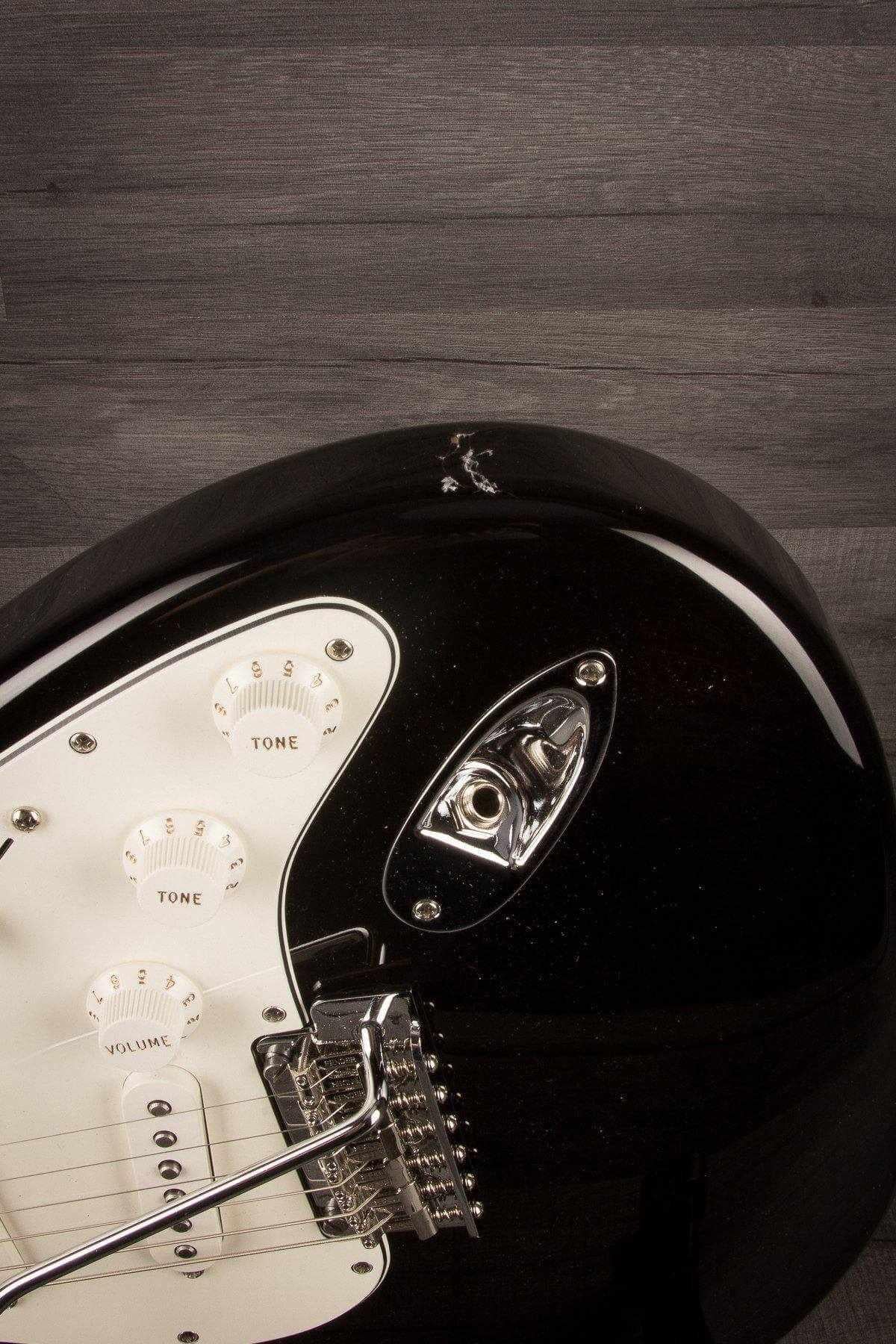 USED - Fender Player Stratocaster - Black / Maple