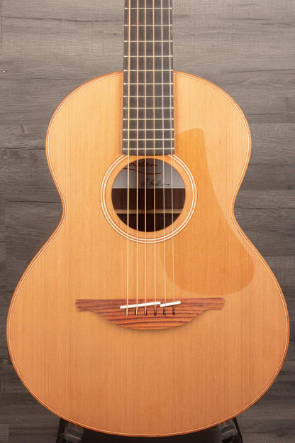 Lowden WL-25 Acoustic Guitar - Premium Quality Sound and Craftsmanship