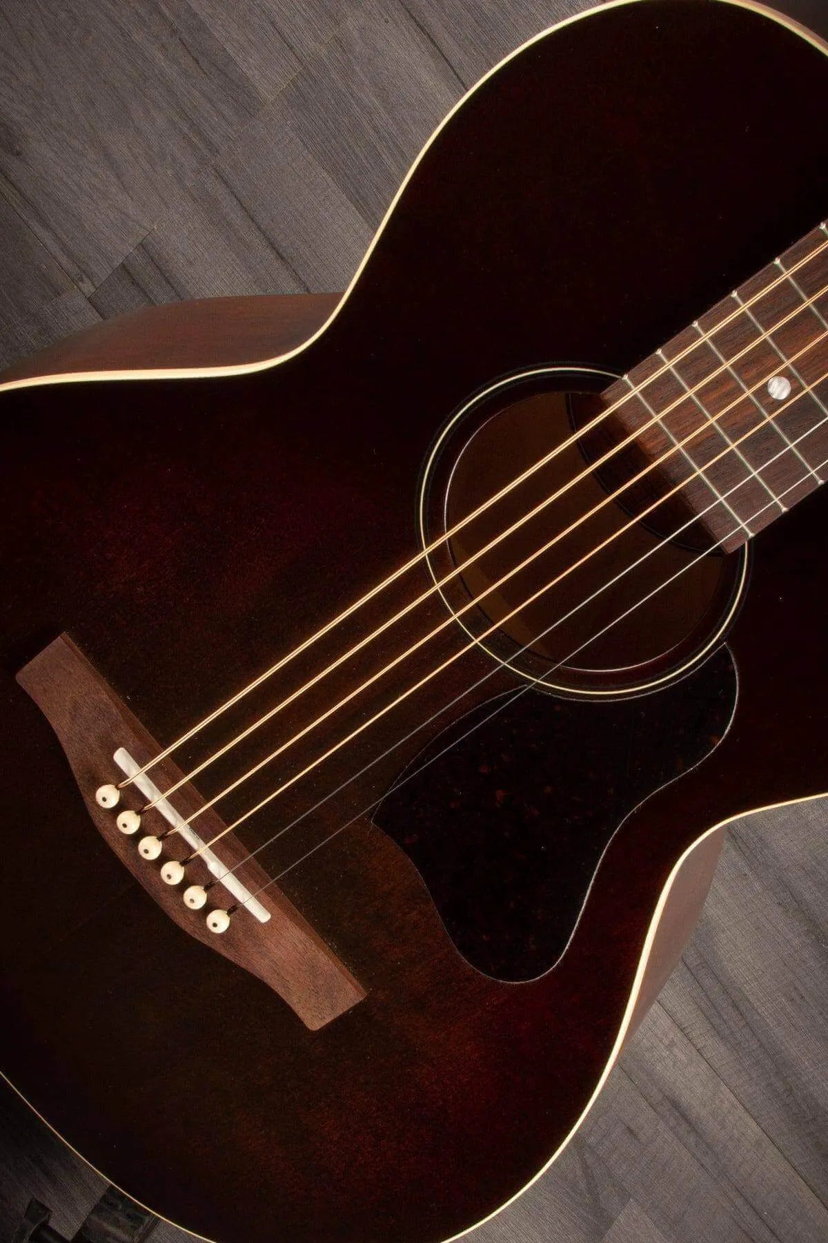 Art & Lutherie Roadhouse Bourbon Burst