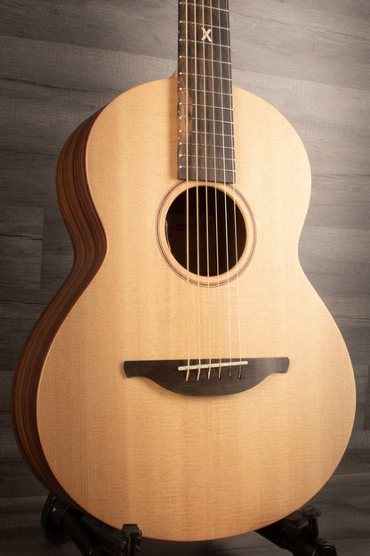 Sheeran Lowden Acoustic Guitar - Tour Edition with Premium Sound and Craftsmanship